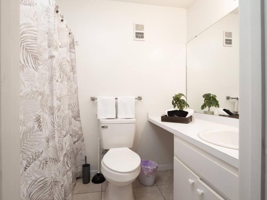 Spacious Condo Mins To Shands, University, & Downtown! Gainesville Buitenkant foto