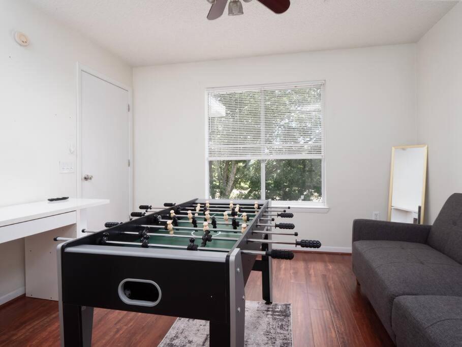 Spacious Condo Mins To Shands, University, & Downtown! Gainesville Buitenkant foto