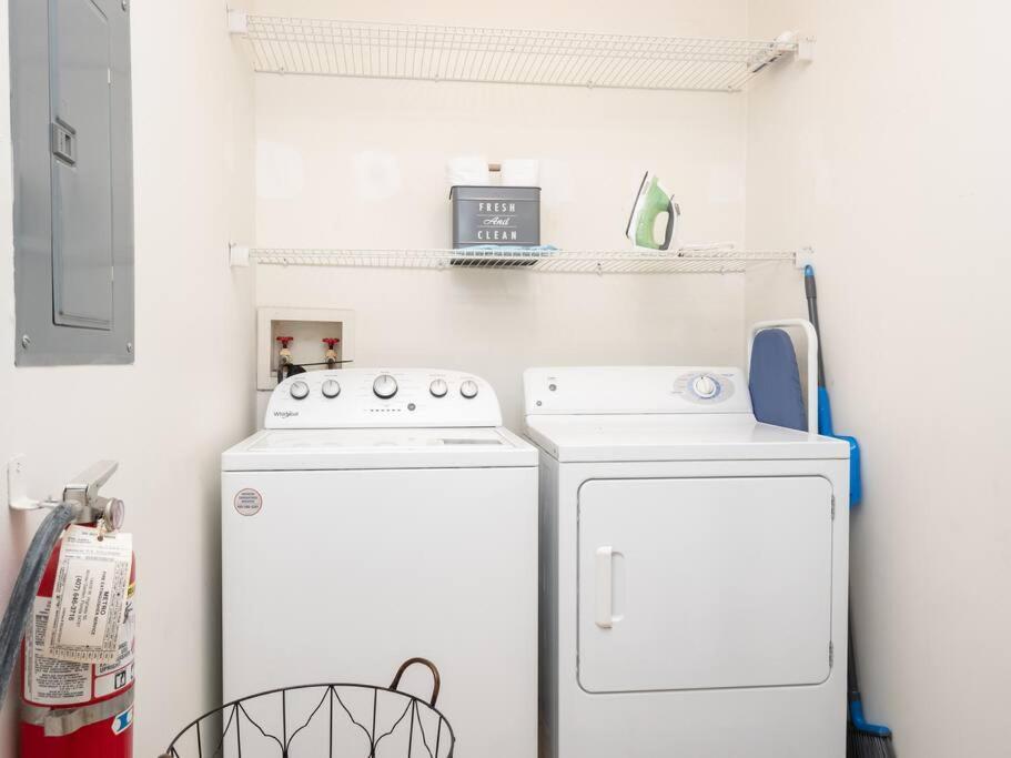 Spacious Condo Mins To Shands, University, & Downtown! Gainesville Buitenkant foto