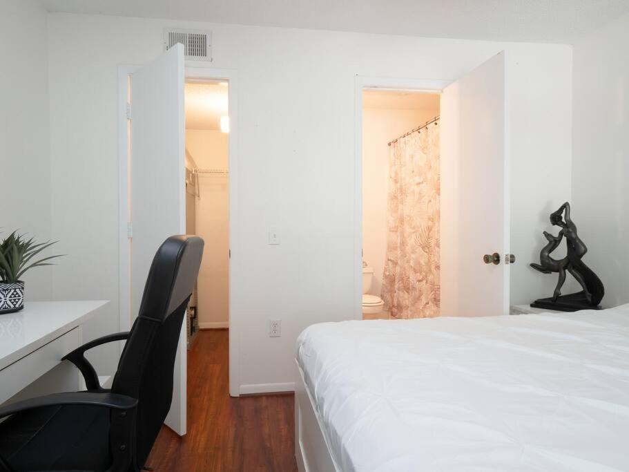 Spacious Condo Mins To Shands, University, & Downtown! Gainesville Buitenkant foto