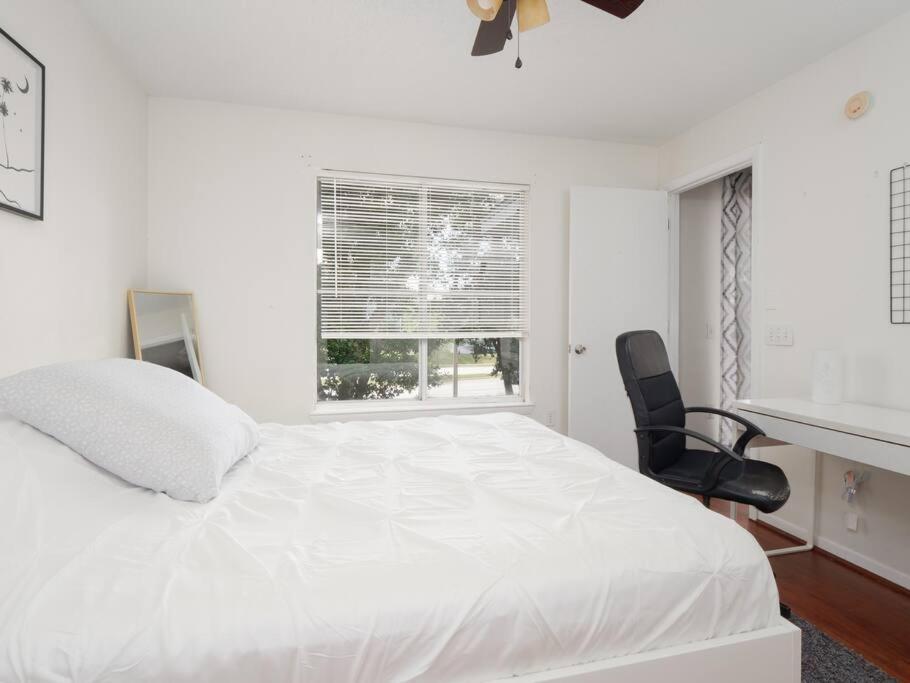 Spacious Condo Mins To Shands, University, & Downtown! Gainesville Buitenkant foto