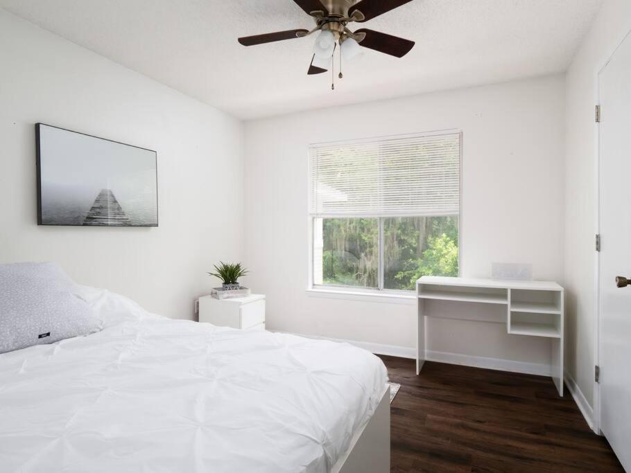 Spacious Condo Mins To Shands, University, & Downtown! Gainesville Buitenkant foto